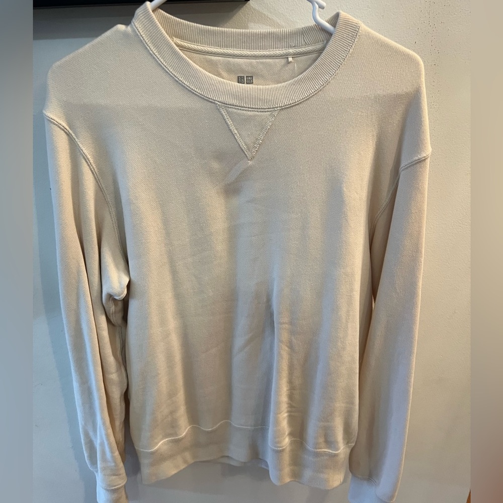uniqlo off-white crewneck